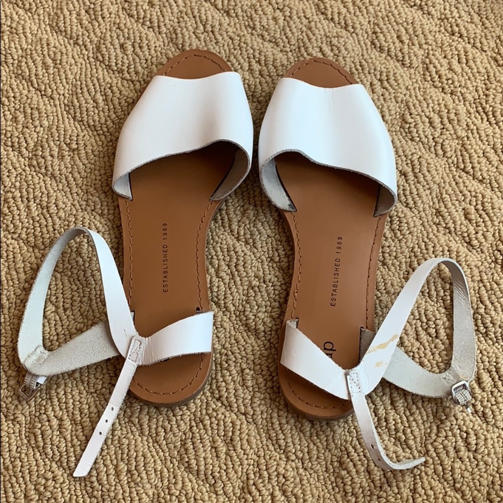 GAP SANDALS